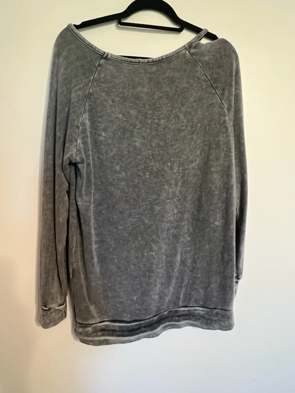 Americanable Charcoal Mineral Wash Pullover L Lightweight Cozy Casual Top NWOT - Picture 3 of 6